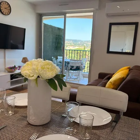 Magnifique Piscine アパート *